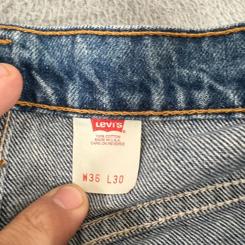 Levis note stains